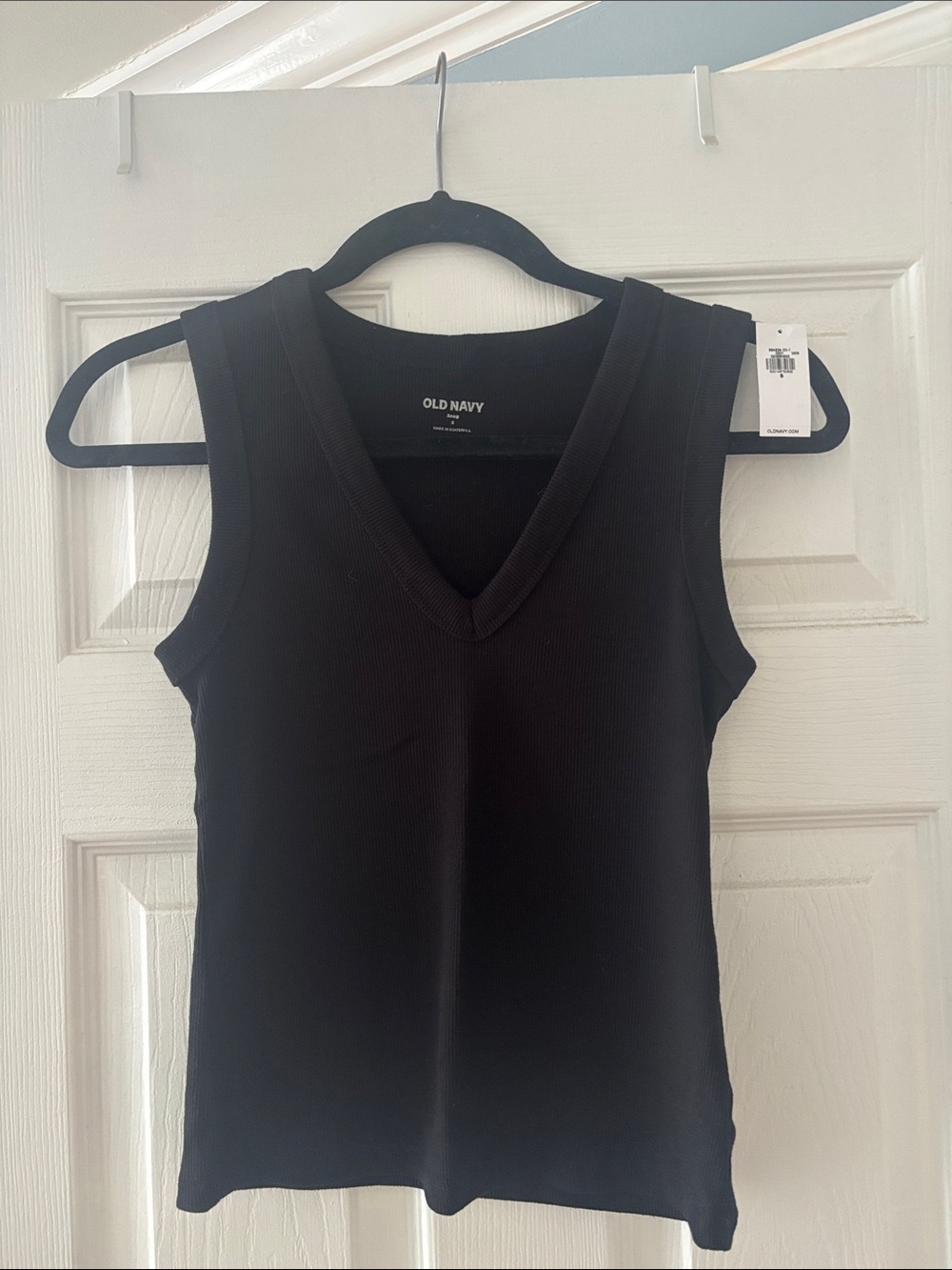 Old Navy Black V-Neck Ribbed Tank Top